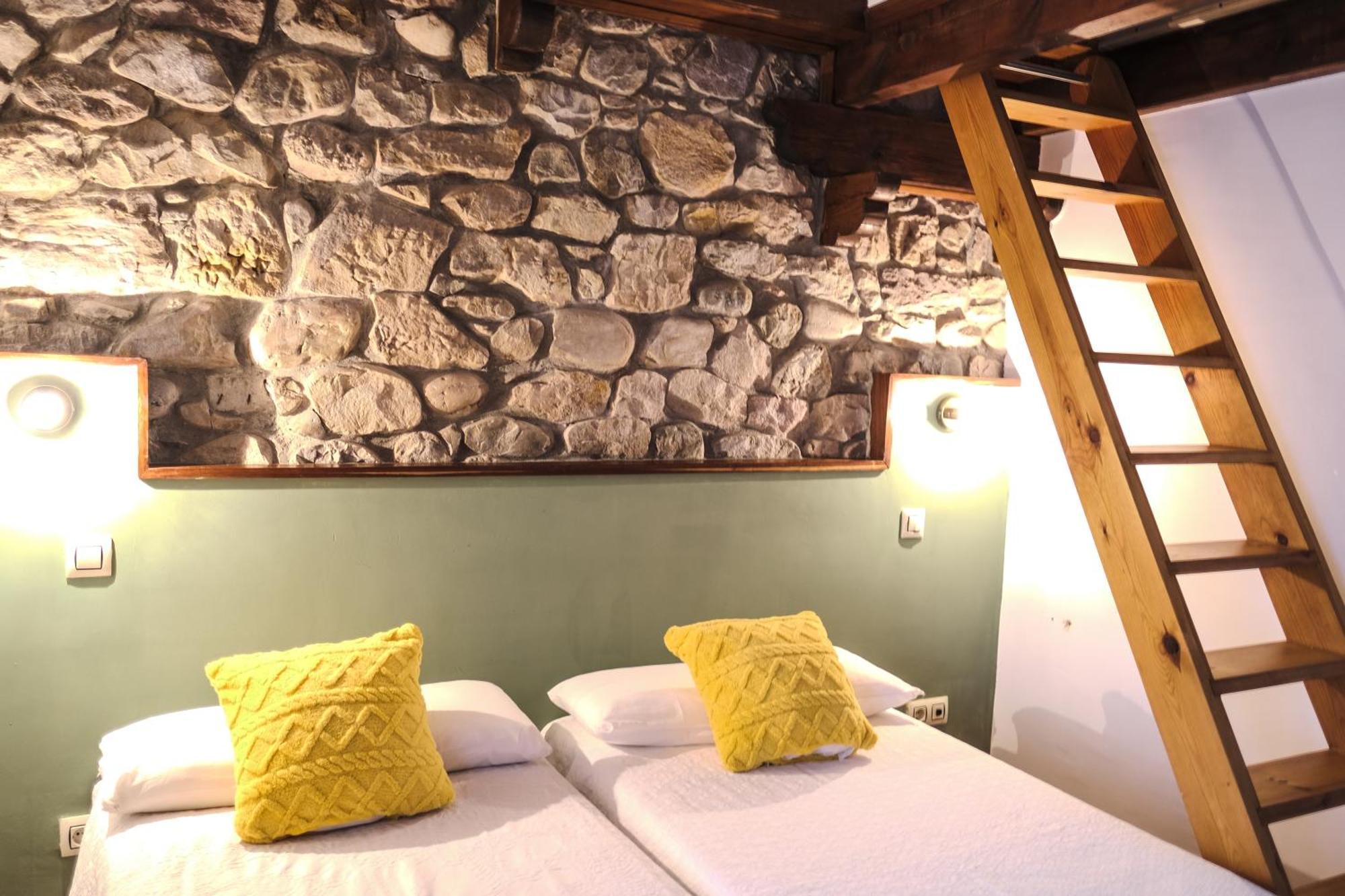 Posada La Estela De Barros Corrales De Buelna Esterno foto