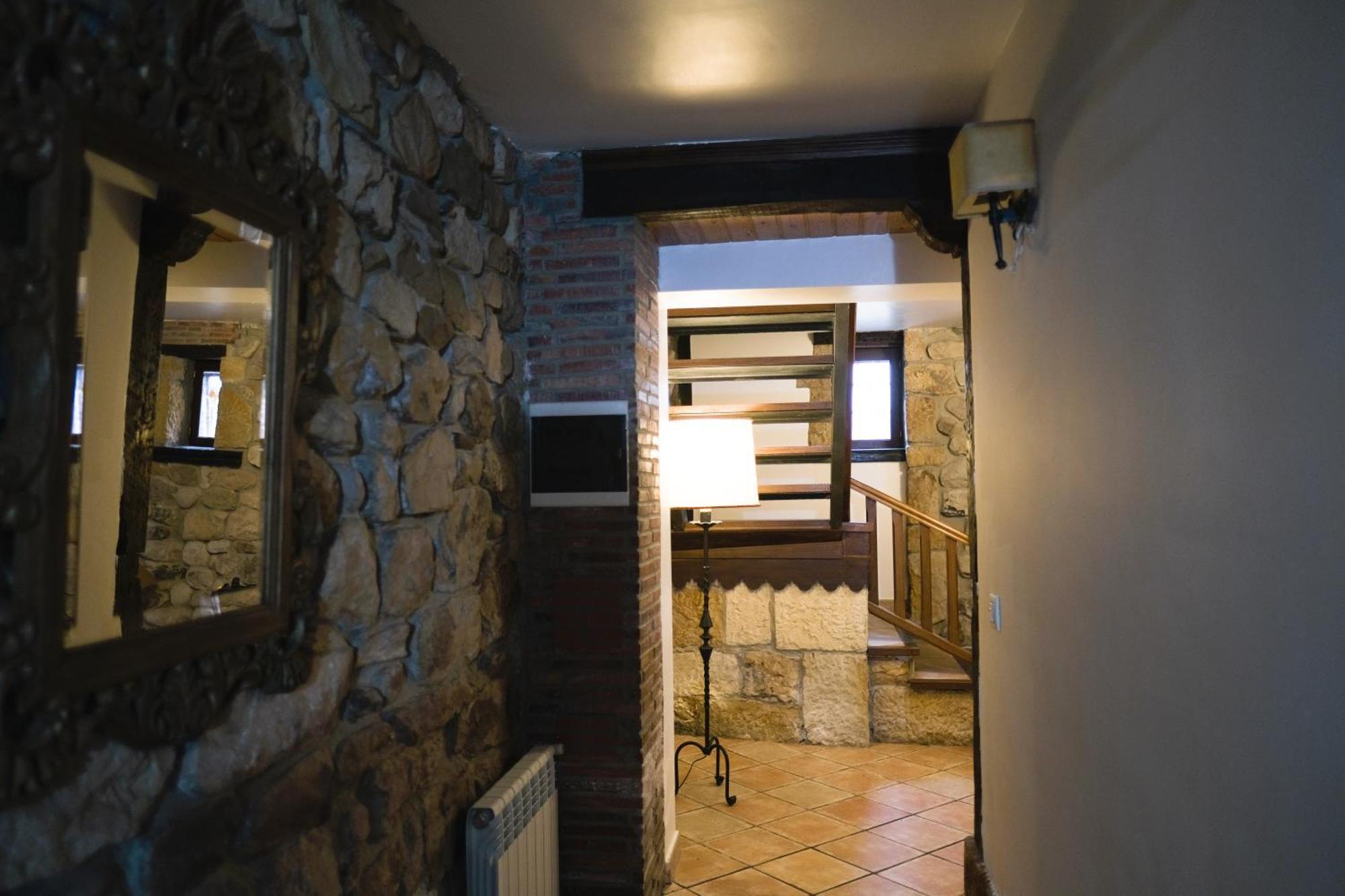 Posada La Estela De Barros Corrales De Buelna Esterno foto