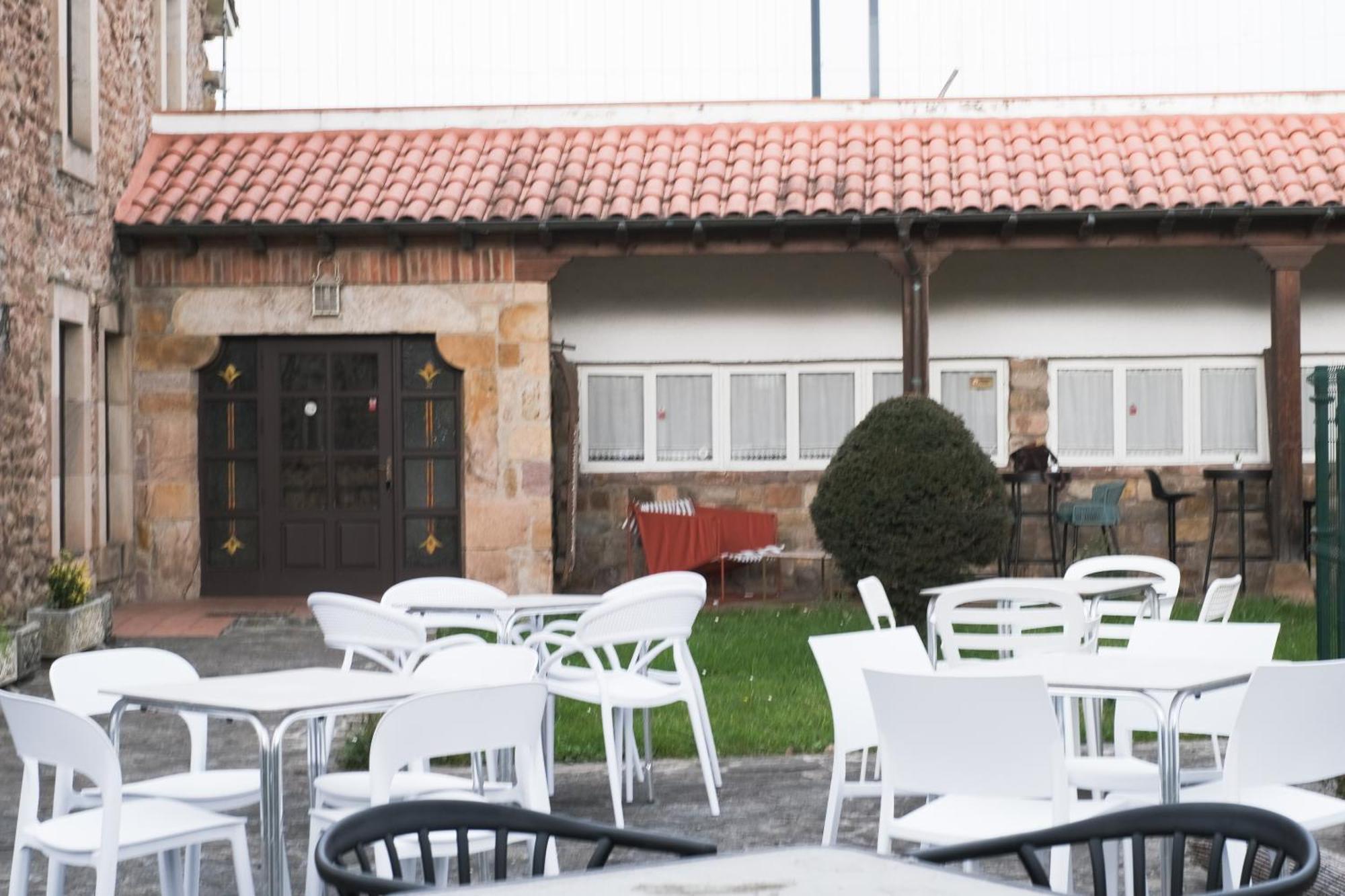 Posada La Estela De Barros Corrales De Buelna Esterno foto
