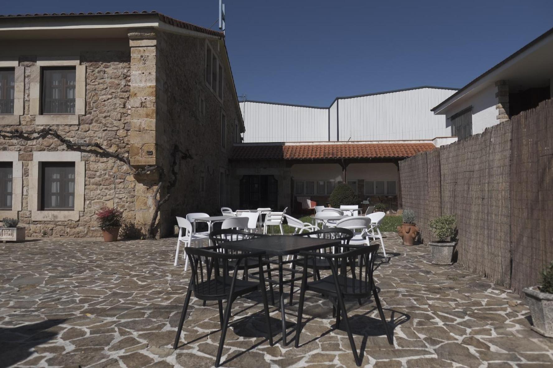 Posada La Estela De Barros Corrales De Buelna Esterno foto